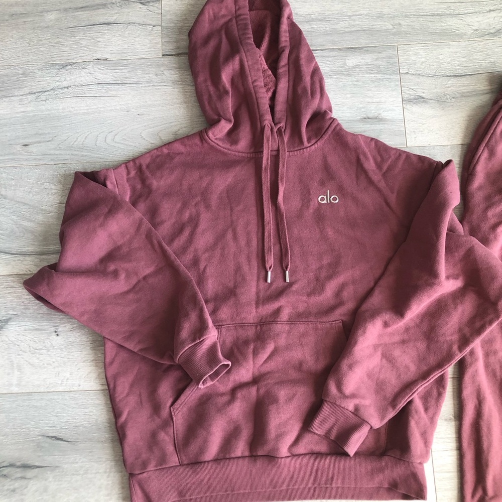 ALO Yoga Hoodie & Sweatpants Set - Picture 2 of 3